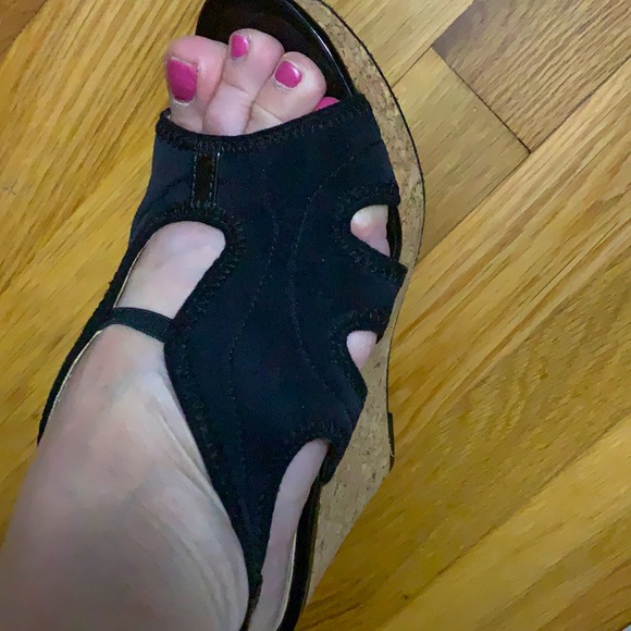 Black wedged sandals never worn 6.5 - Picture 2 of 4